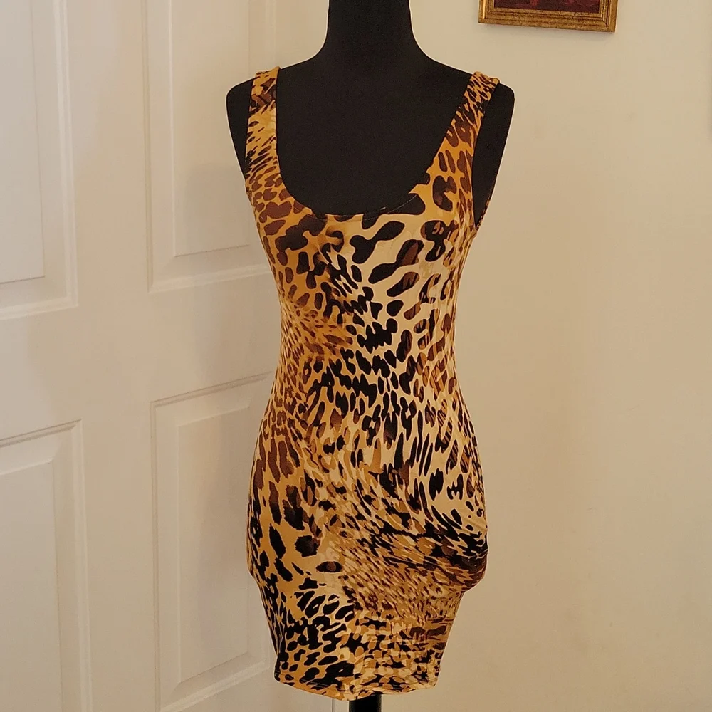 💥Animal Print Dress with Hoodie💥 - Picture 4 of 11